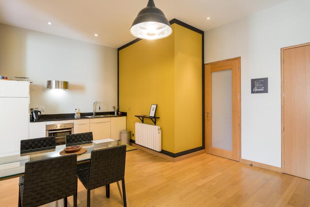 Kitchen, Honore - Suites Bellecour in Lyon