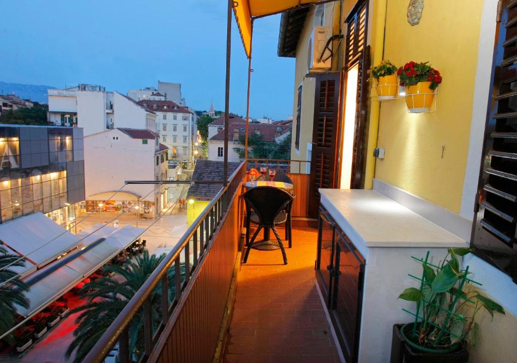 Apartments Marmont — Hotel in Split
