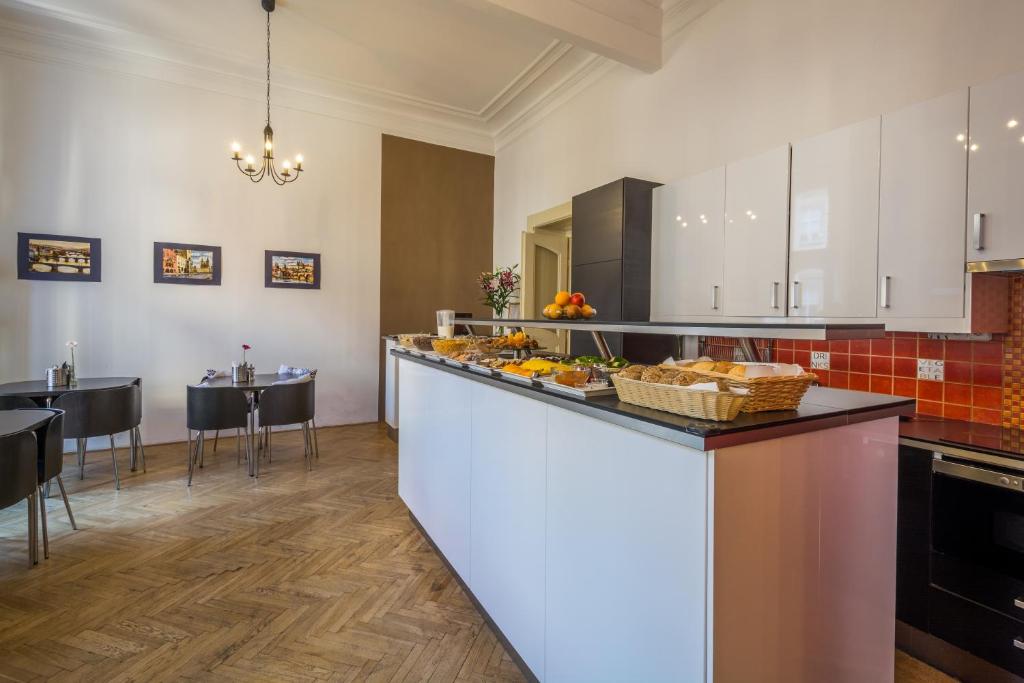 Shared lounge/TV area, Royal Road Residence in Prague