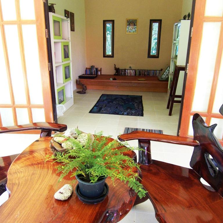 Entrance, Manora Garden B &B in Phang Nga