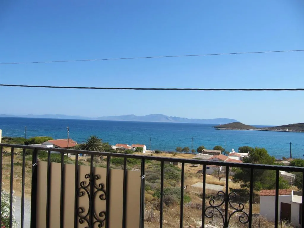 Eugenia travasarou sea view appartments, hotel en Dhiakofti