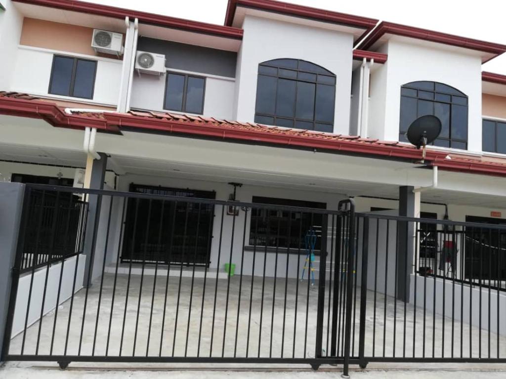 J&amp;P Homestay Sibu — Hotel in Kampong Salemas
