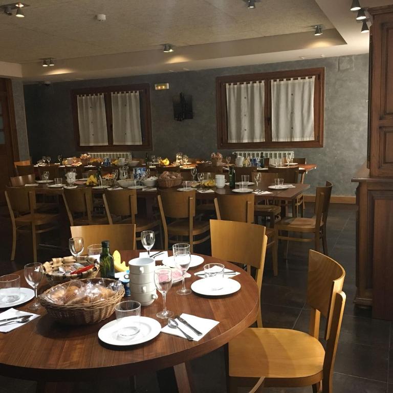 Food and beverages, Hostal Rural Haizea in Espinal