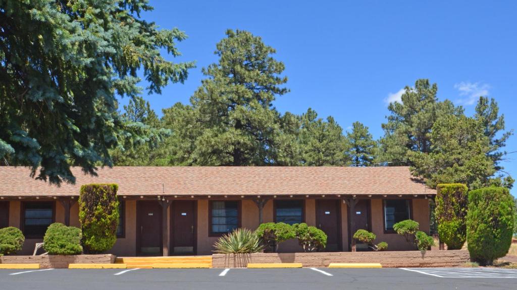 Western Hills Motel photo