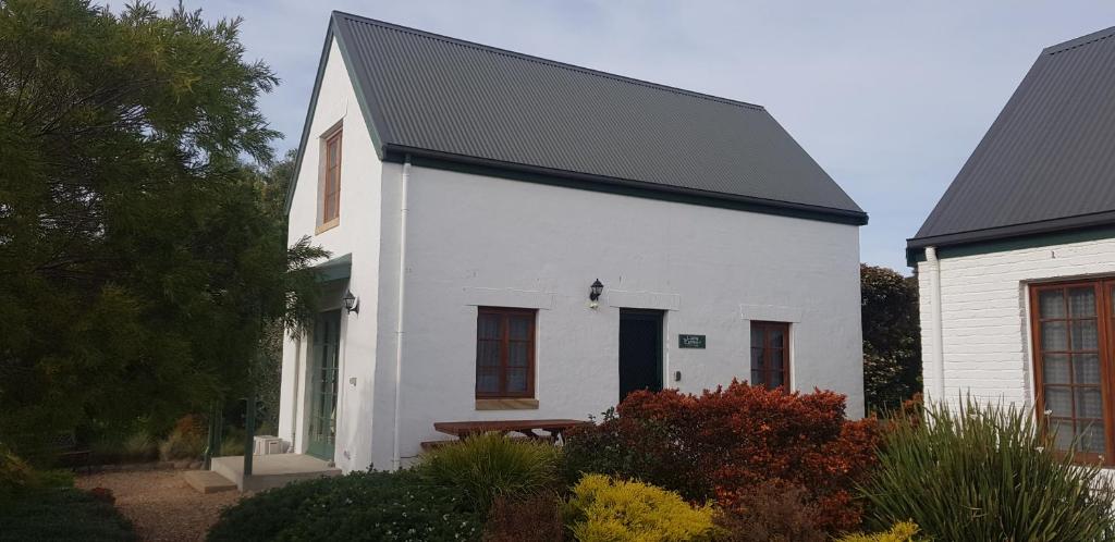 Richmond Barracks Cottages photo