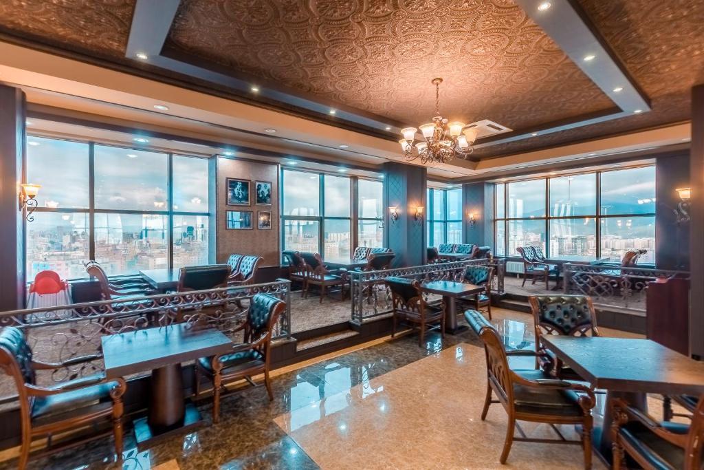 Bar/ Salón