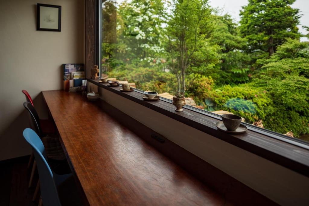 Shared lounge/TV area