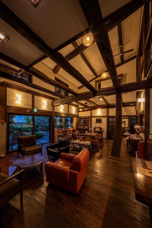 Shared lounge/TV area