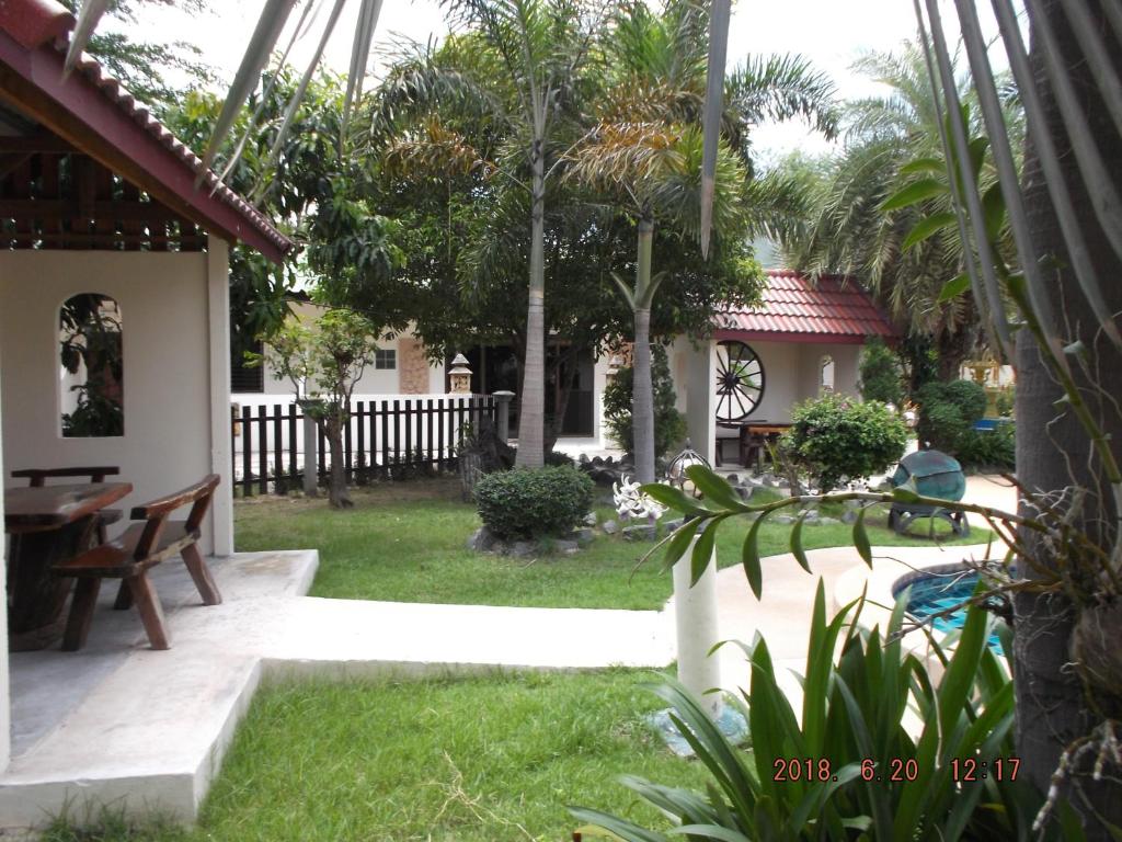 Garden, Ryans Resort in Surin