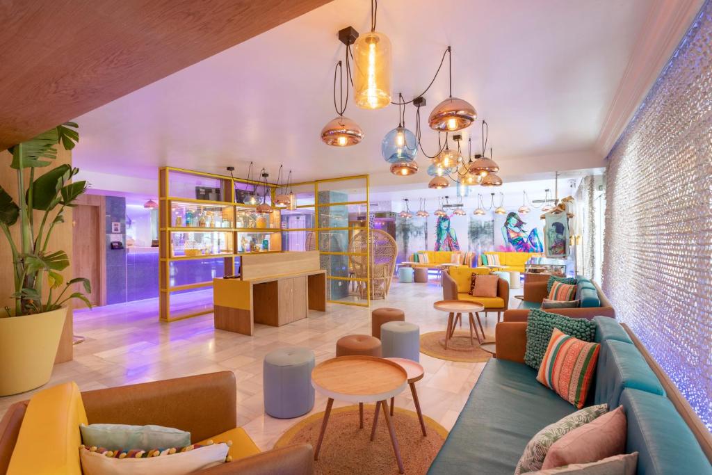 Sotavento Club Apartments - Adults Only — Restaurant & bars in Magaluf, Balearic Islands
