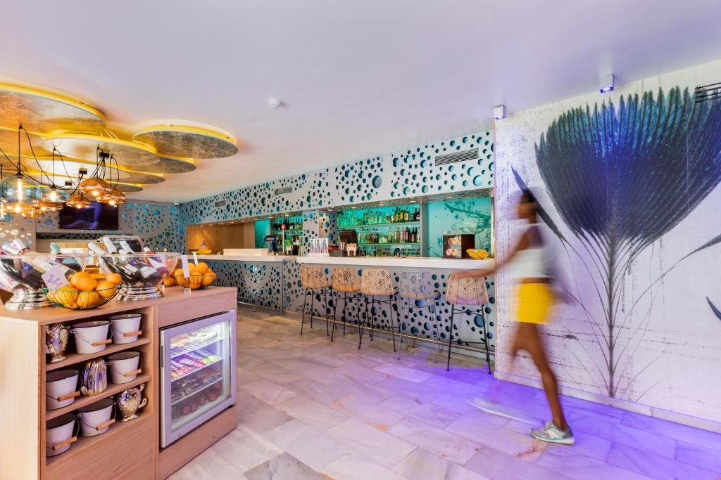 Sotavento Club Apartments - Adults Only — Restaurant & bars in Magaluf, Balearic Islands