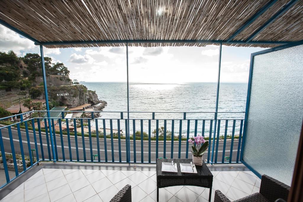 Oasi Relais — Hotel in Vico Equense