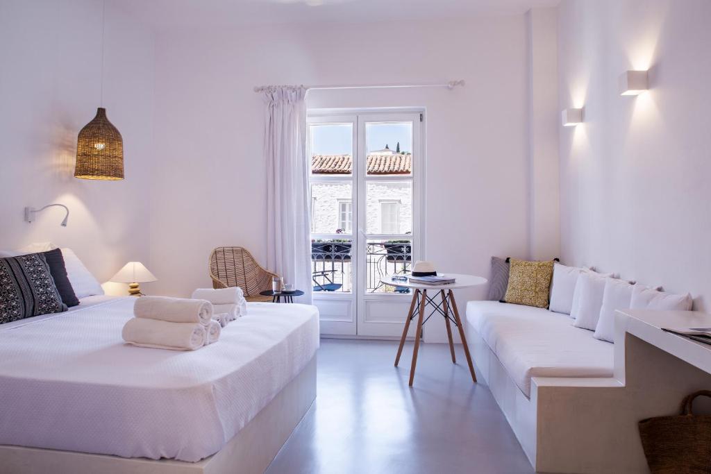 Arokaria Boutique Apartments — Hotel in Idra