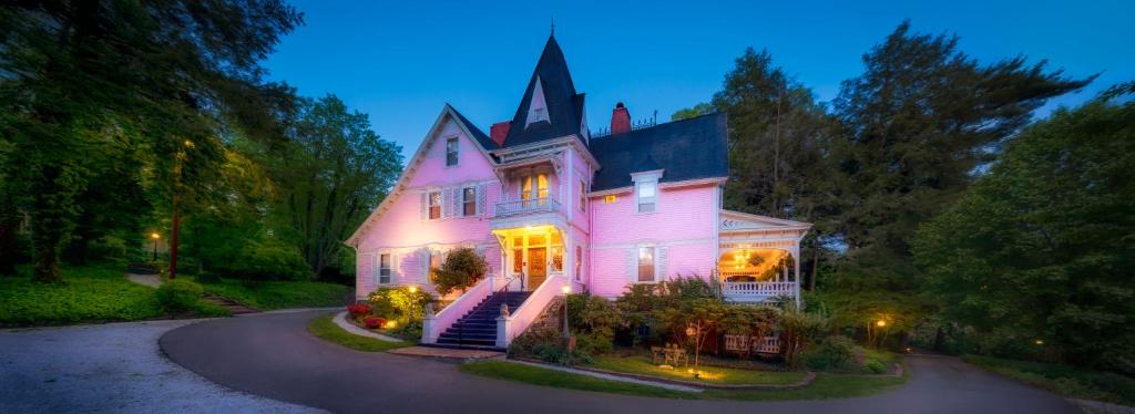 Cedar Crest Inn — Hotel in Asheville (NC)