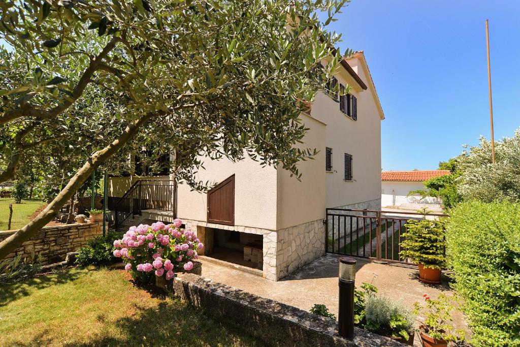 Apartment Milan 1174, Pula