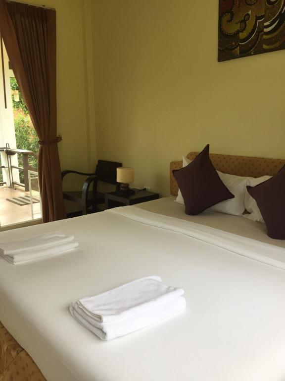Khaolak Hillside Villa photo