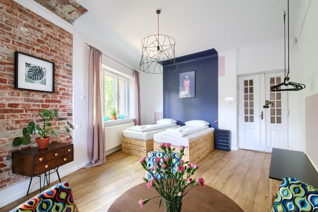 Lull Hostel — Hotel in Warsaw