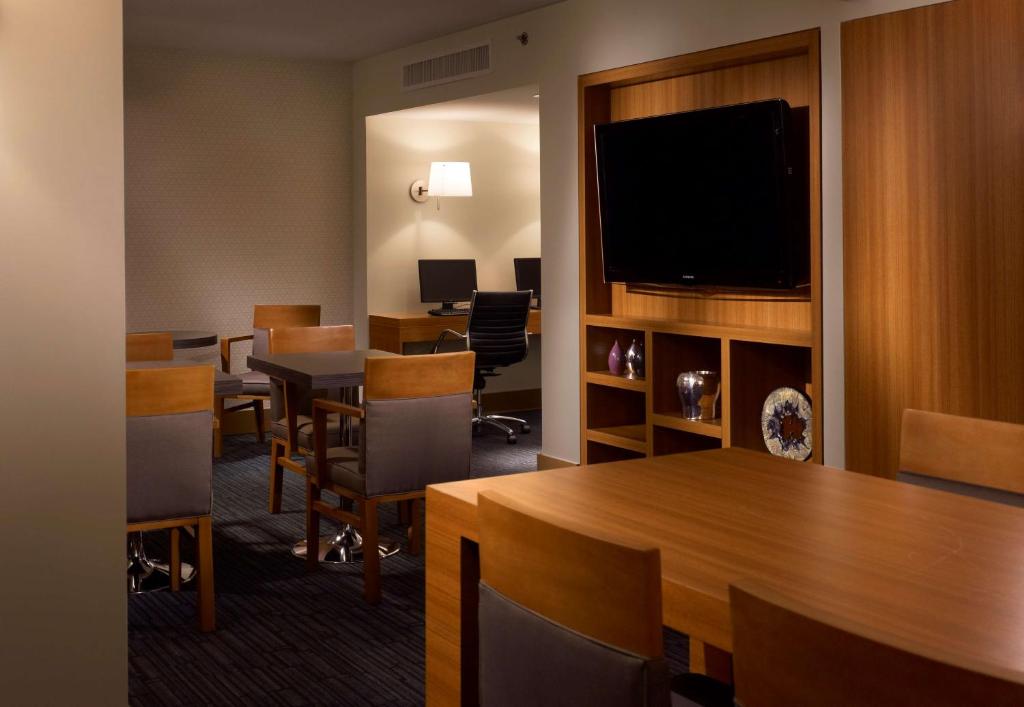 Hyatt Regency Vancouver Photo 40