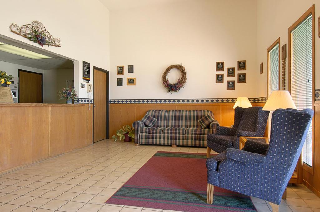 Super 8 By Wyndham Wayne photo