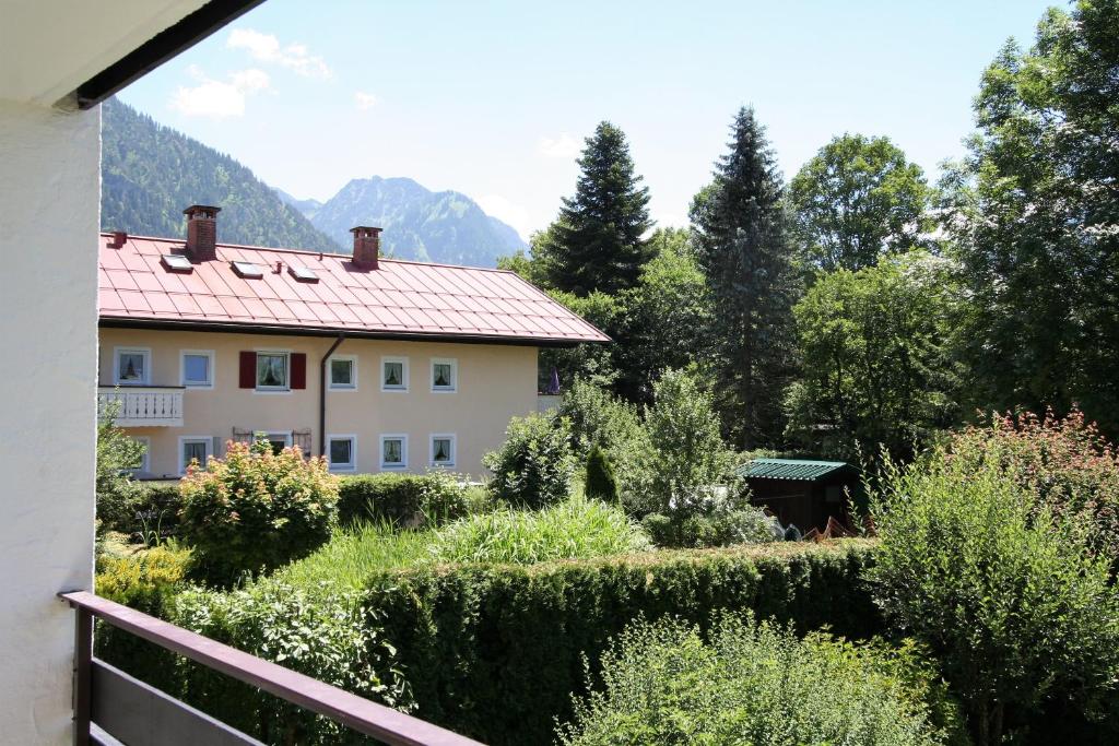Alpenflair Ferienwohnungen Whg 107 "Fliederbusch" - 2