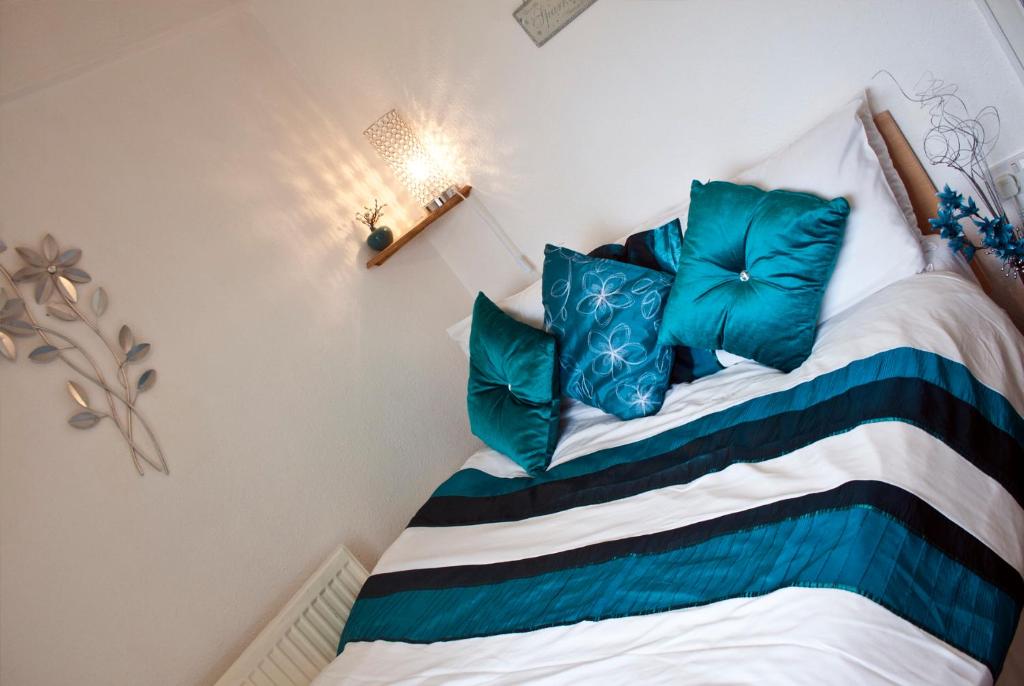 Carron House Holiday Apartments photo