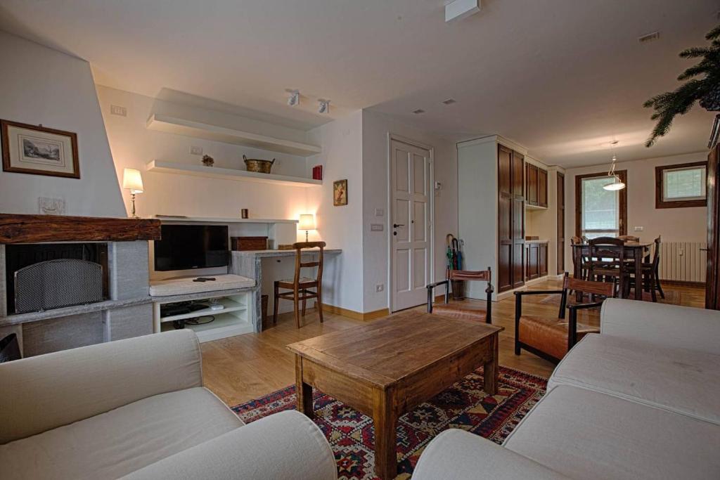 ALTIDO Superb Apartments for 6 with Mountain View and Garden in Courmayeur — Hotel in Courmayeur