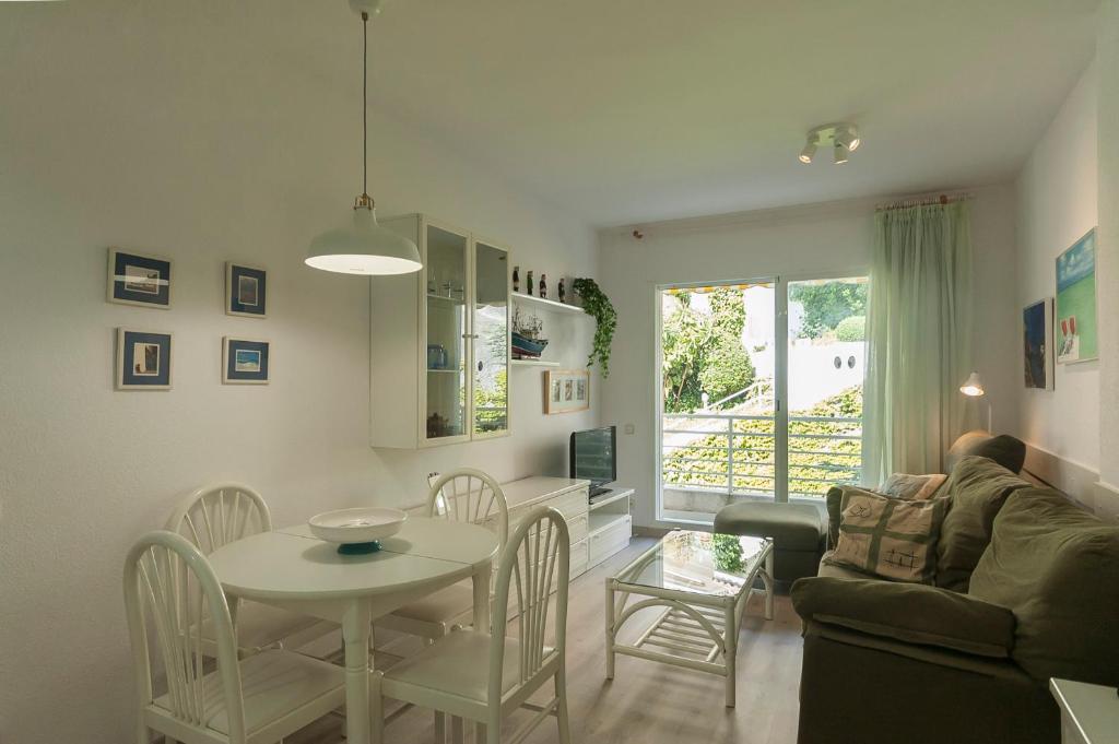 Lets Holidays BEACH APARTMENT 2 rooms with PARKING - 5