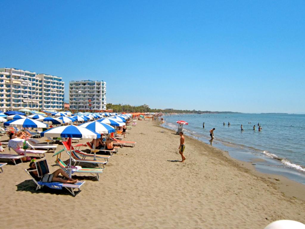 Domus Hotel & Apartments photo