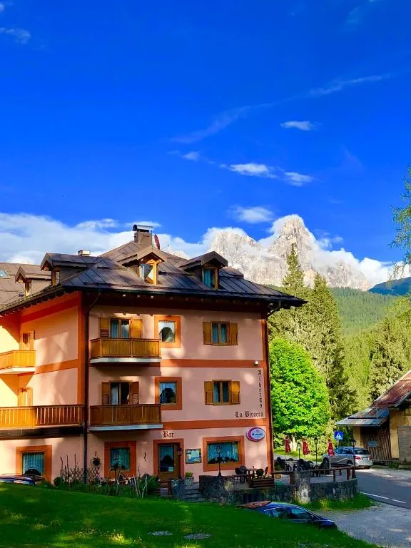 Albergo La Bicocca, hotel v destinaci Paneveggio