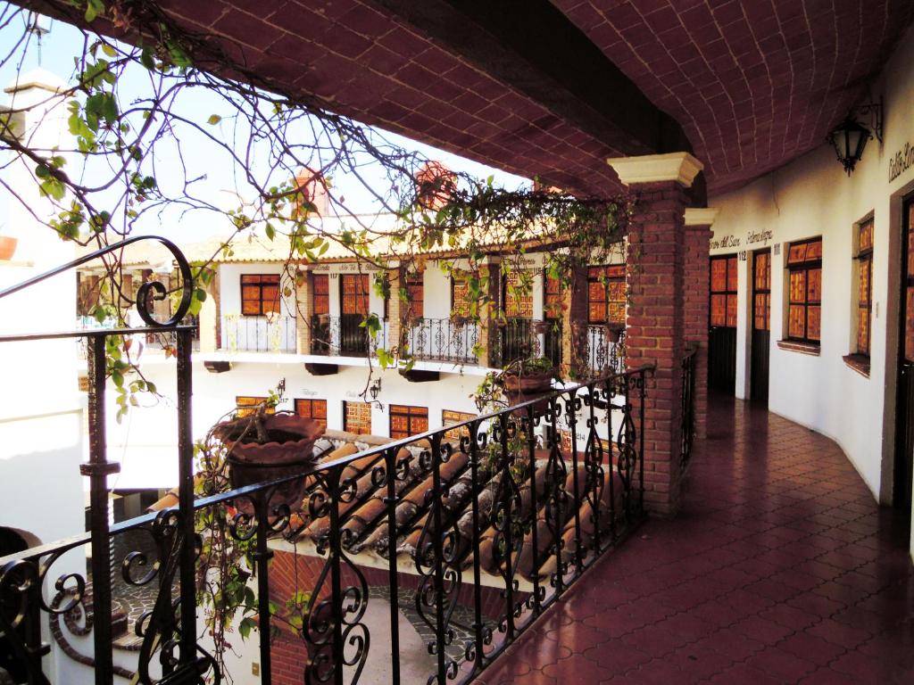 Hotel Loma Linda Taxco photo