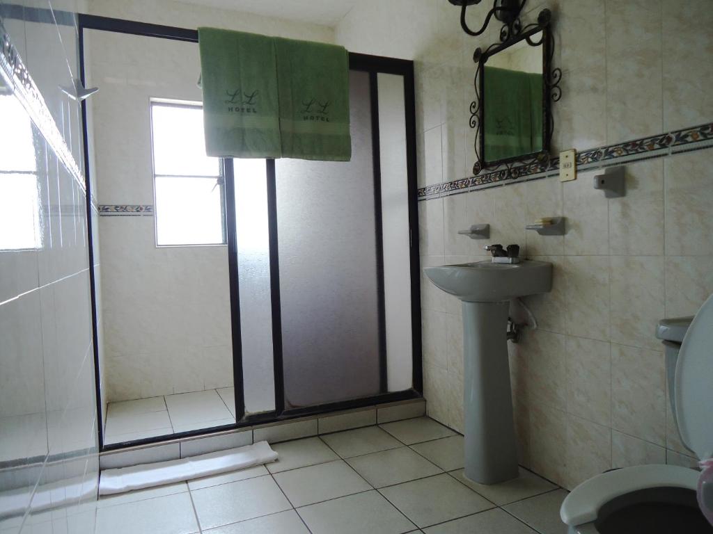 Hotel Loma Linda Taxco photo