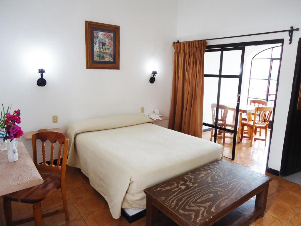 Hotel Loma Linda Taxco photo