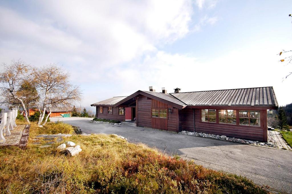 Solstua Lifjell, Lifjell