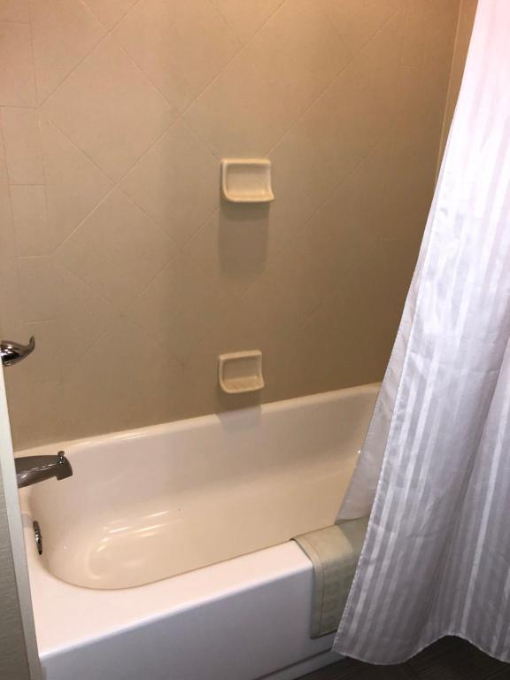 Countryview Inn & Suites photo