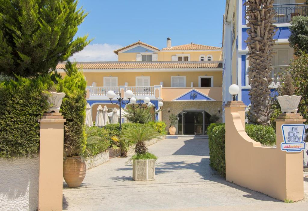 Hotel Petros — Hotel building in Tsilivi, Ionian Islands