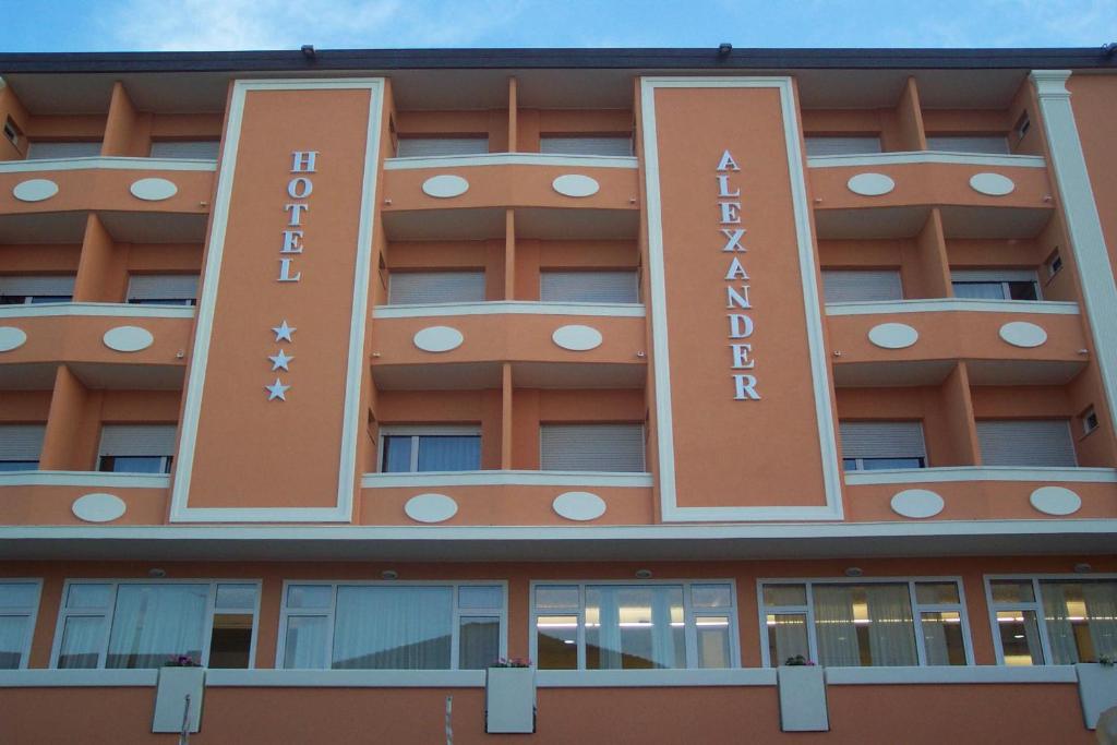 Hotel Alexander Resort - 4