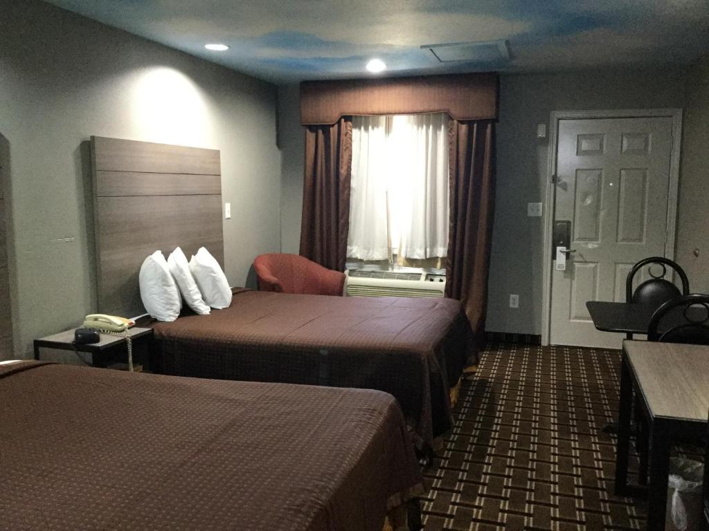 Luxury Inn and Suites Seaworld photo