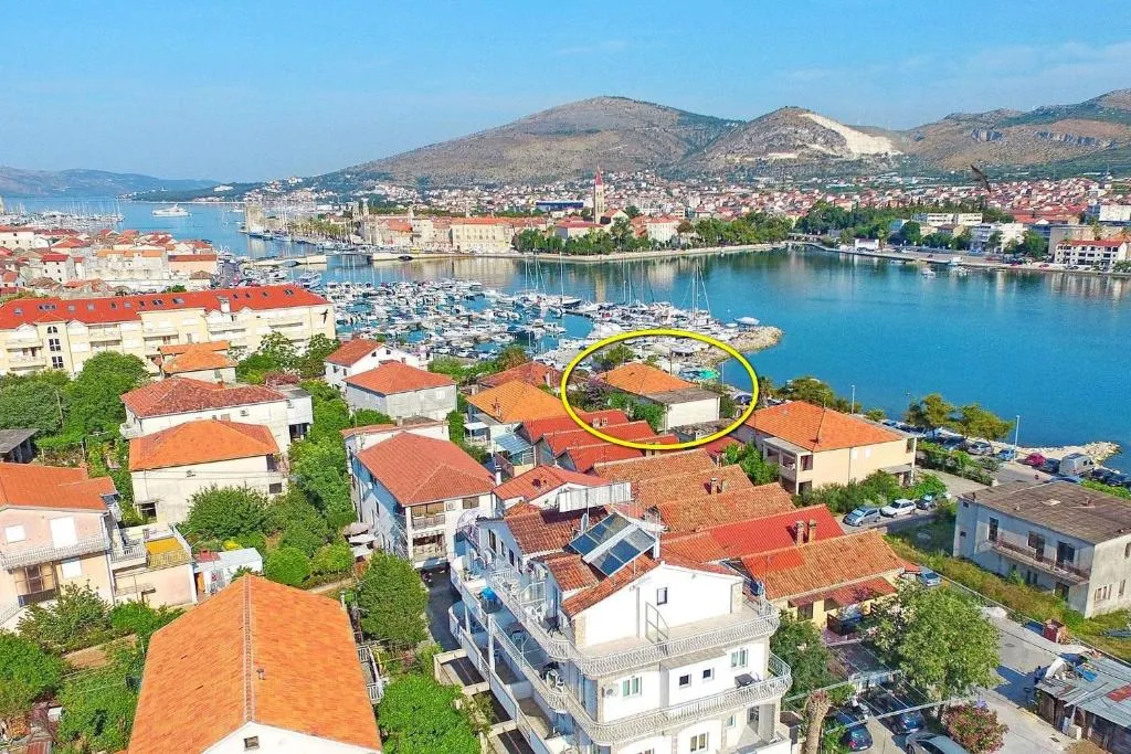 Apartments Vinko, hotel in Trogir