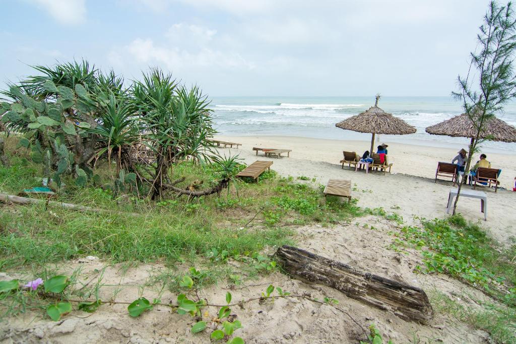 Beach, Hung Do Beach Homestay in Hoi An