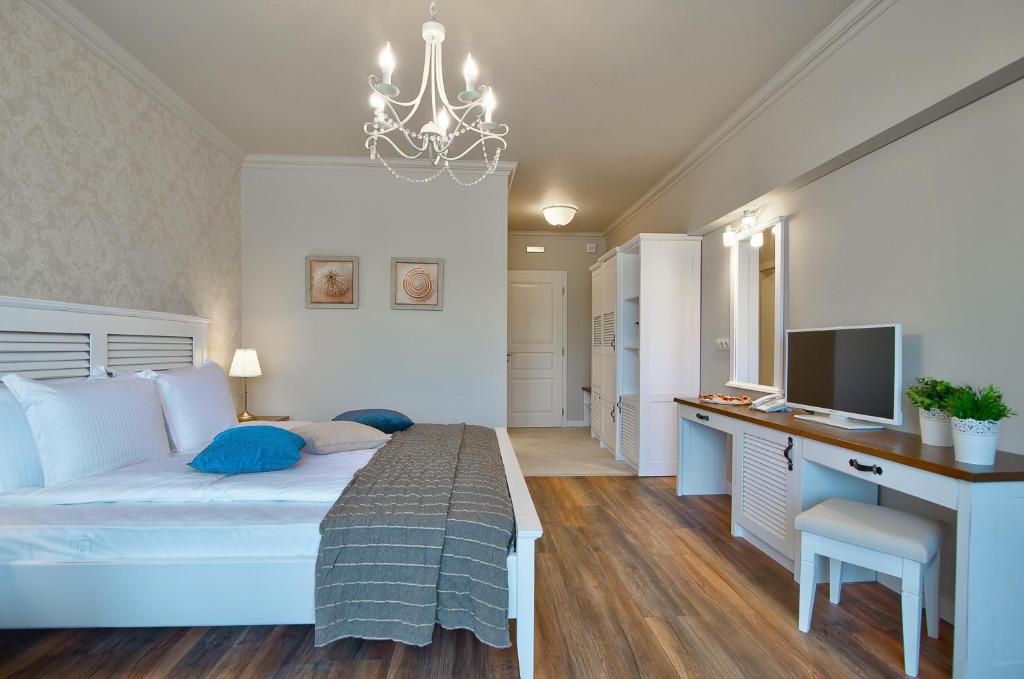 Sunny Castle Hotel - All Inclusive, Beach and Free parking — Kranevo, Dobrich