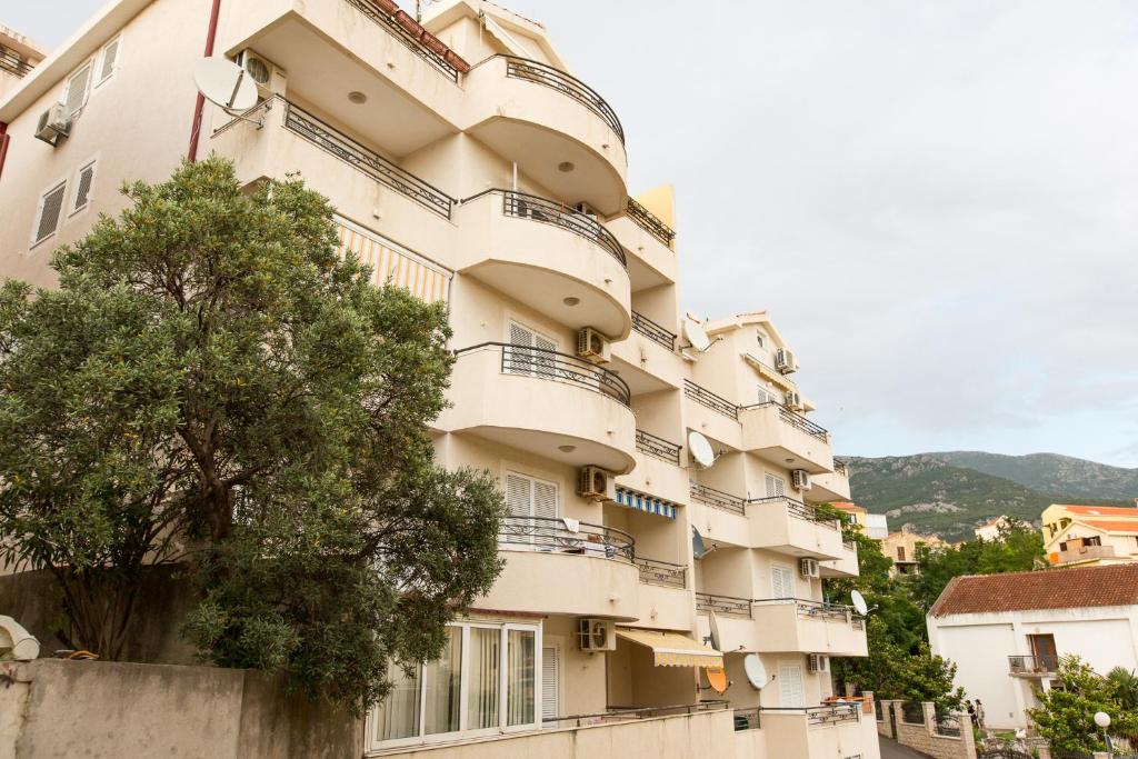 Apartments Alesia Bečići - 2