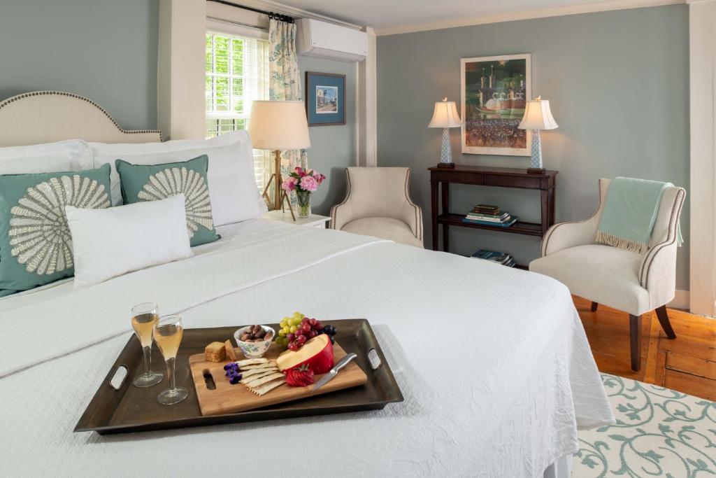 The Blushing Oyster Bed & Breakfast photo