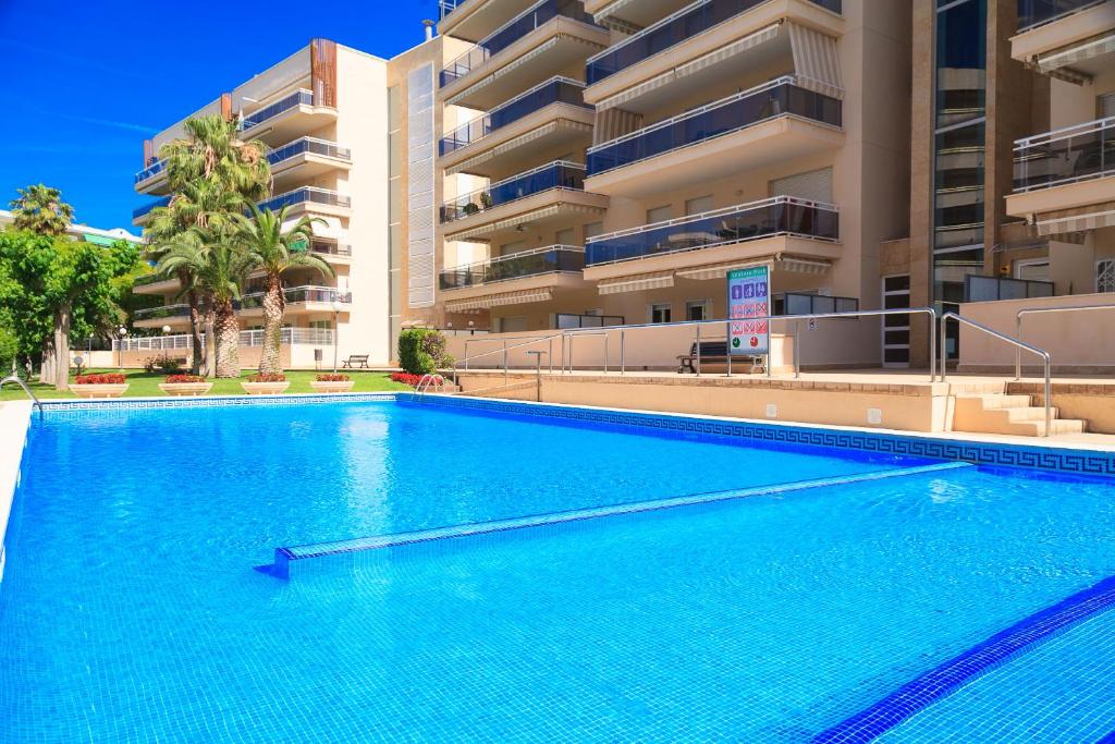 UHC Ventura Park Apartments - 2