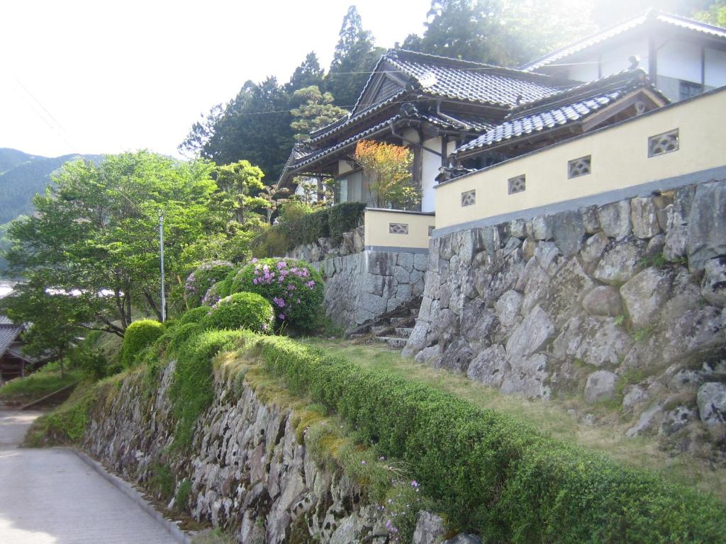 Japanese Style Inn Dohzen Miwa — Hotel in Niimi