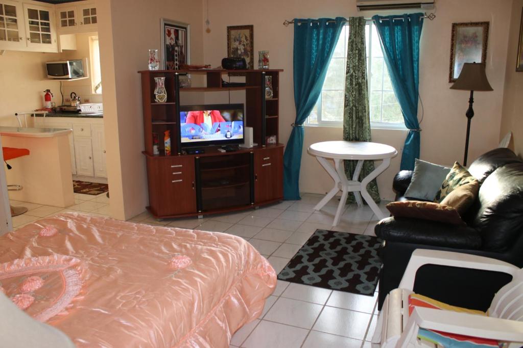 Country Manor Apartments photo