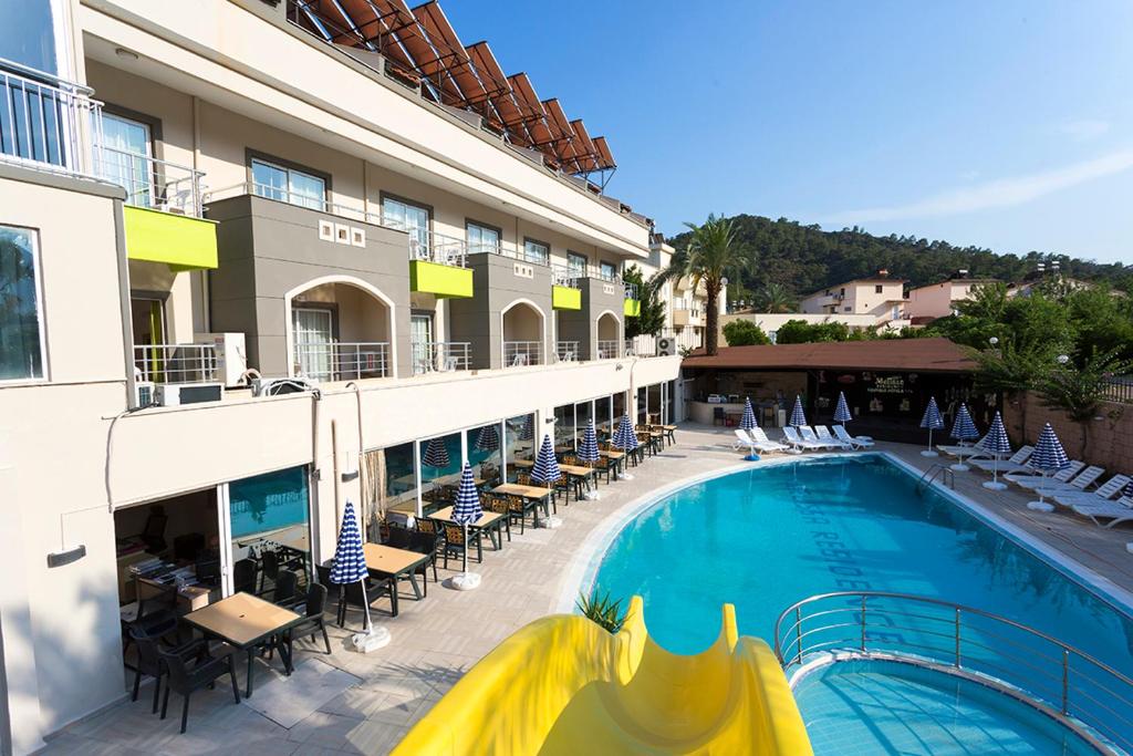Rich Melissa Hotel photo