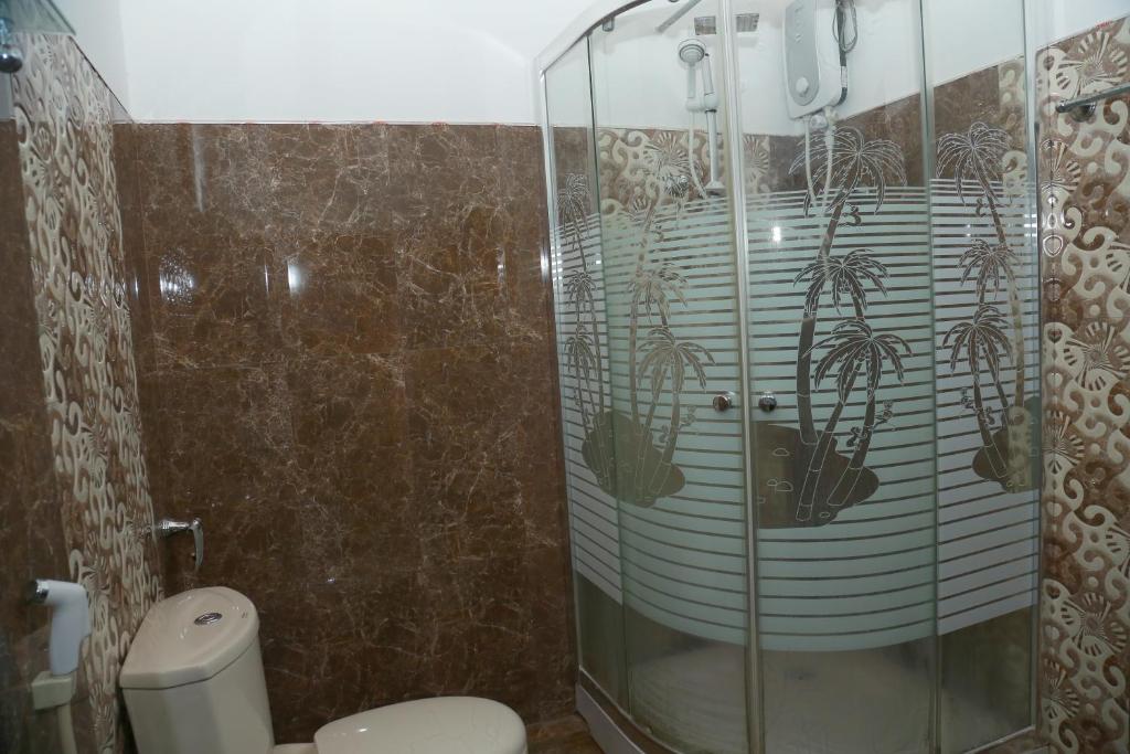 Omee Guest photo