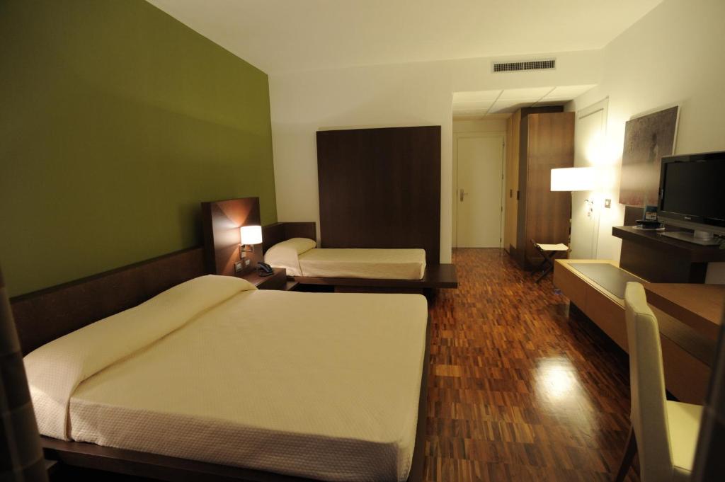 Klasszikus szoba kétszemélyes ággyal