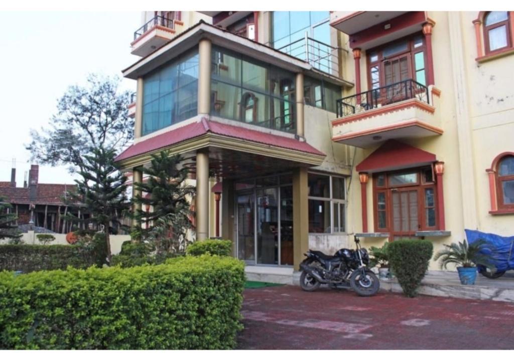 River Side Hotel with Gangaotri View — Hotel in Rishikesh