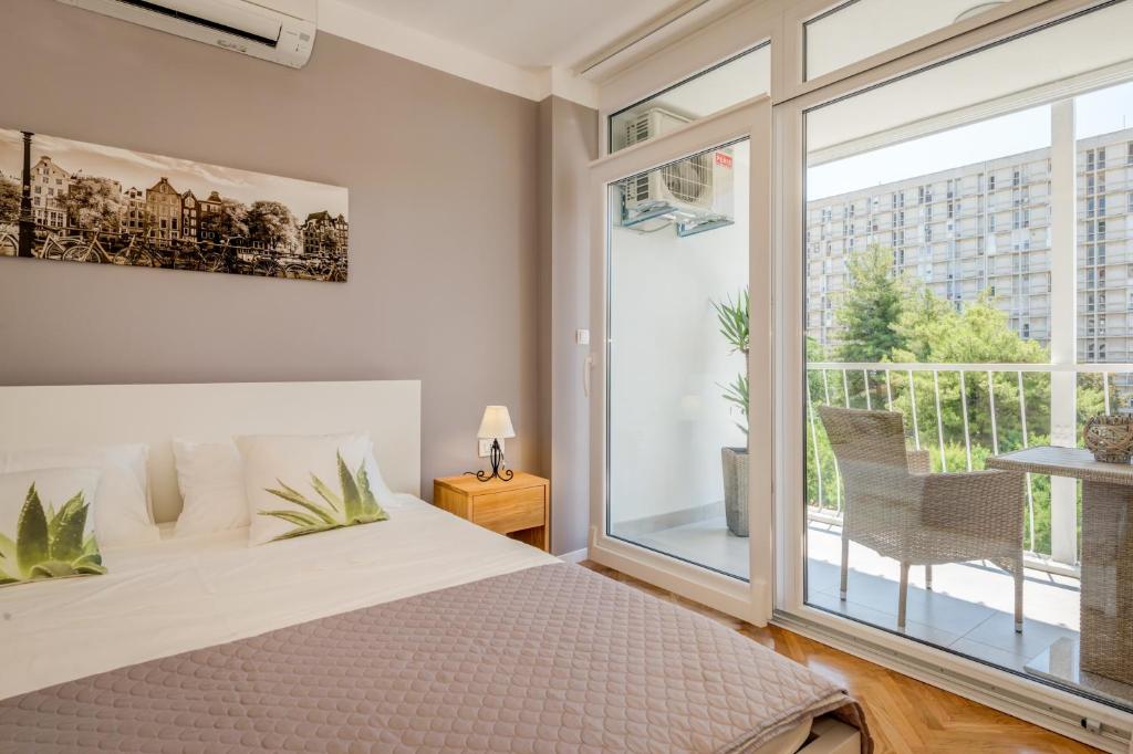 Room Nada photo